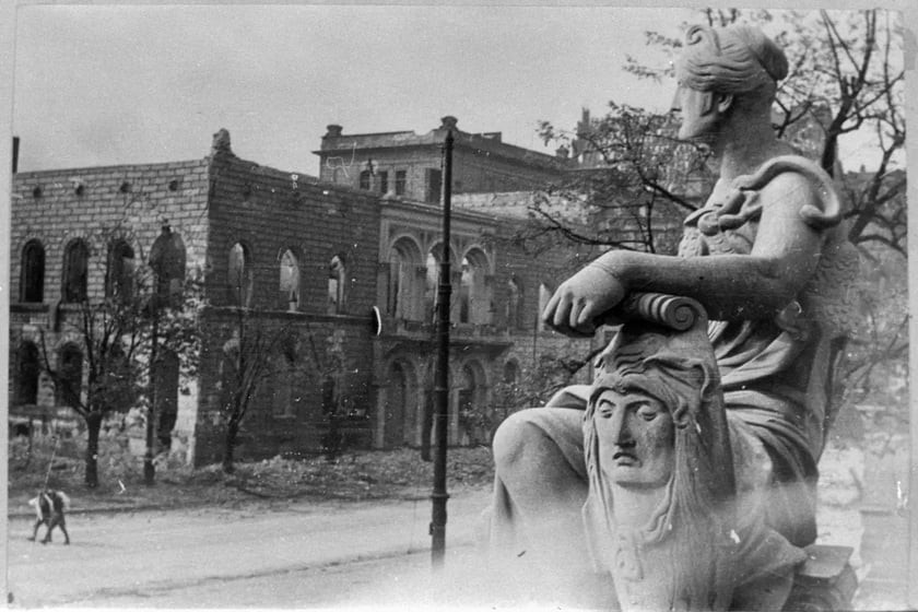 1945 r.