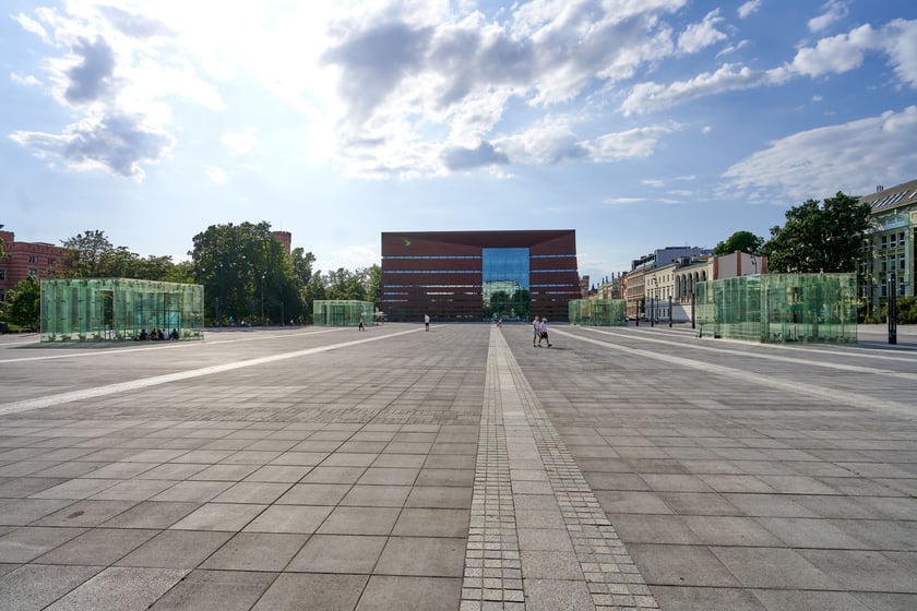 pl. Wolności i Narodowe Forum Muzyki