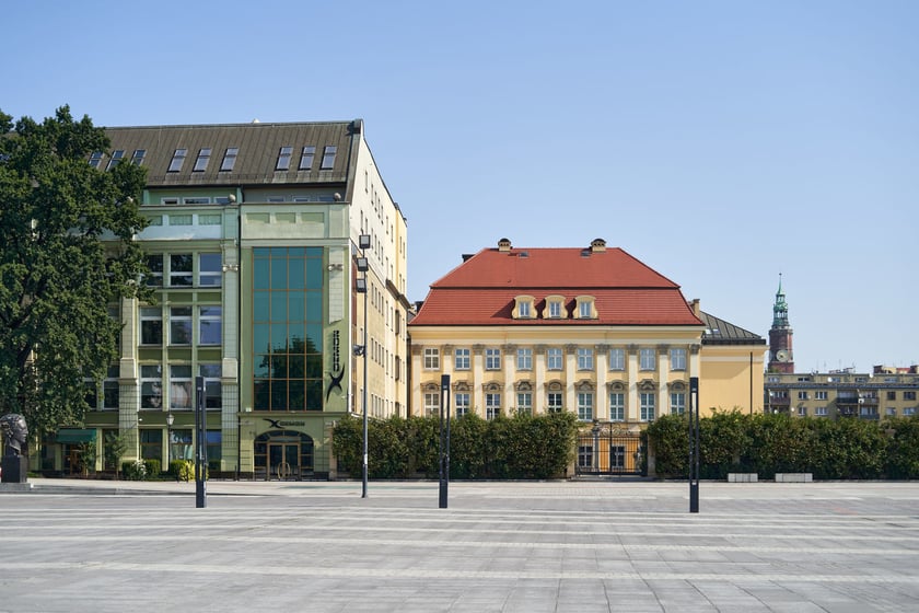 pl. Wolności i Narodowe Forum Muzyki