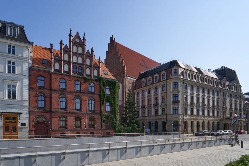 pl. Wolności i Narodowe Forum Muzyki