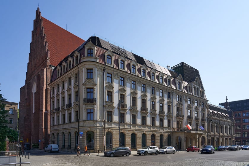 pl. Wolności i Narodowe Forum Muzyki