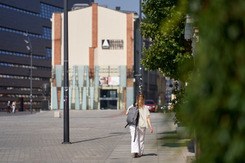pl. Wolności i Narodowe Forum Muzyki
