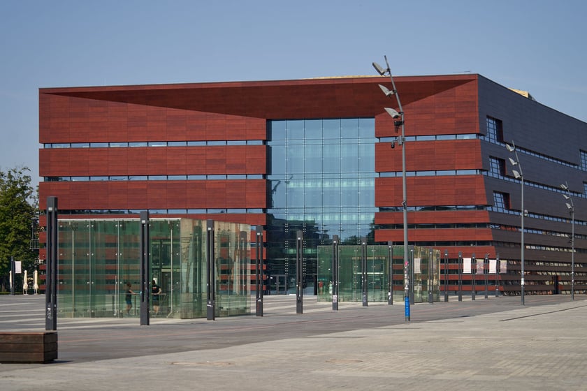 pl. Wolności i Narodowe Forum Muzyki