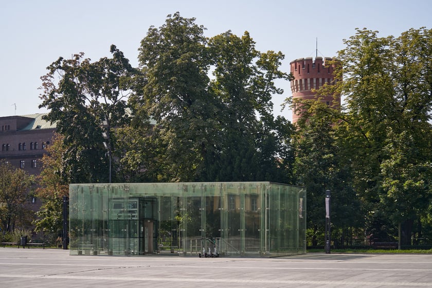 pl. Wolności i Narodowe Forum Muzyki