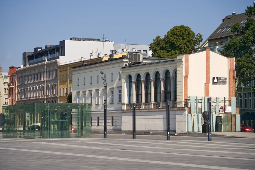pl. Wolności i Narodowe Forum Muzyki