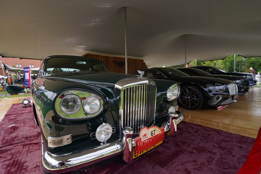 MotoClassic na Zamku Topacz - kultowe i współczczesne pojazdy