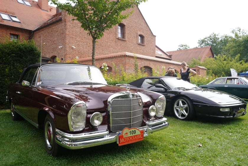 MotoClassic na Zamku Topacz - kultowe i współczczesne pojazdy