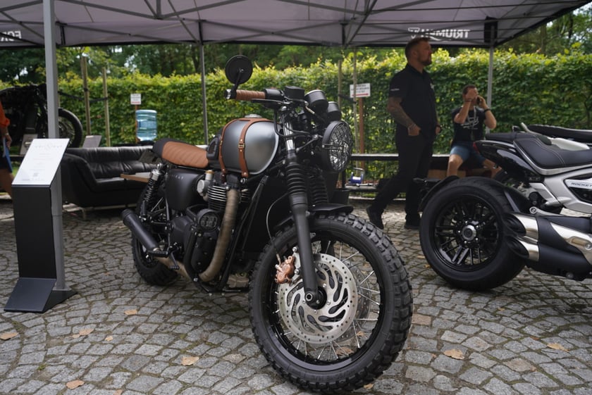 MotoClassic na Zamku Topacz - kultowe i współczczesne pojazdy