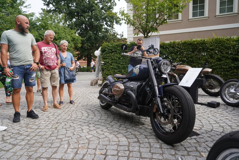 MotoClassic na Zamku Topacz - kultowe i współczczesne pojazdy