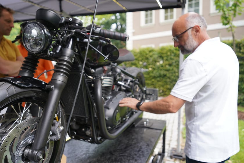 MotoClassic na Zamku Topacz - kultowe i współczczesne pojazdy