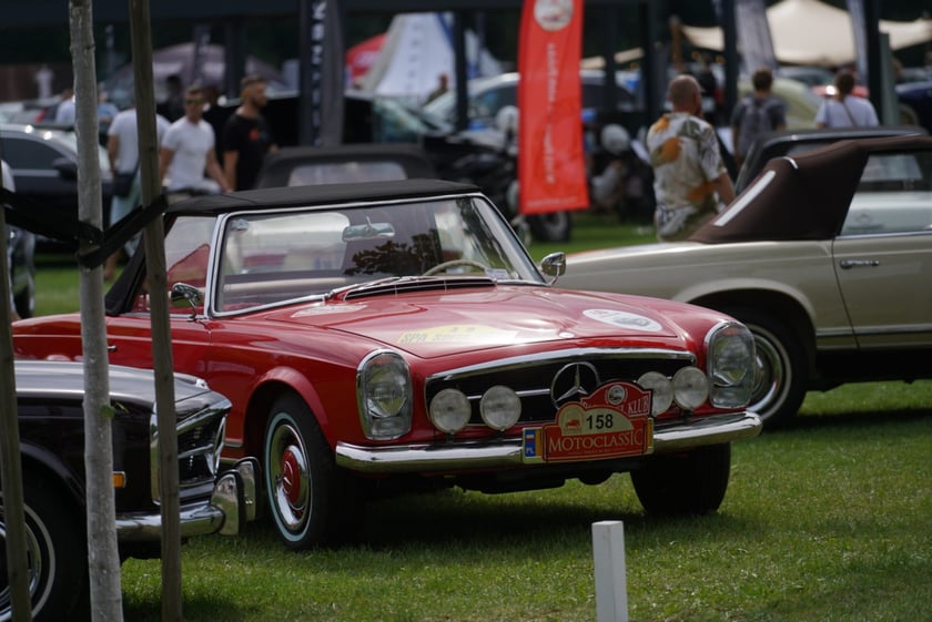 MotoClassic na Zamku Topacz - kultowe i współczczesne pojazdy