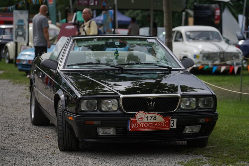 MotoClassic na Zamku Topacz - kultowe i współczczesne pojazdy
