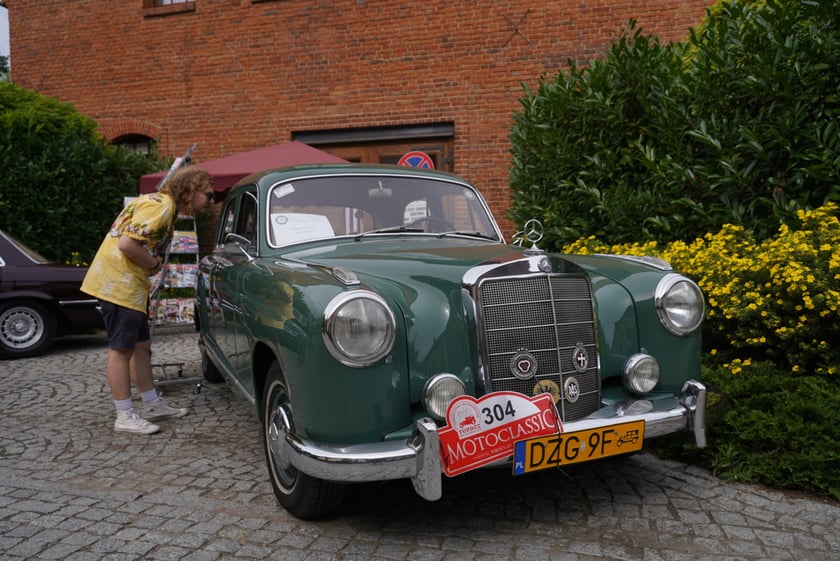 MotoClassic na Zamku Topacz - kultowe i współczczesne pojazdy