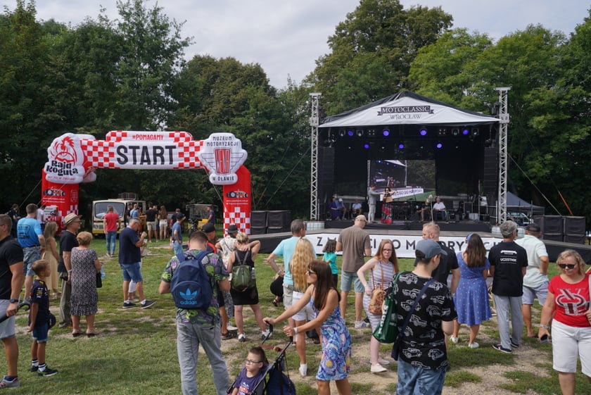 MotoClassic na Zamku Topacz - kultowe i współczczesne pojazdy