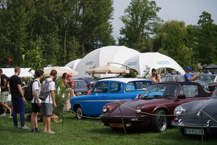 MotoClassic na Zamku Topacz - kultowe i współczczesne pojazdy