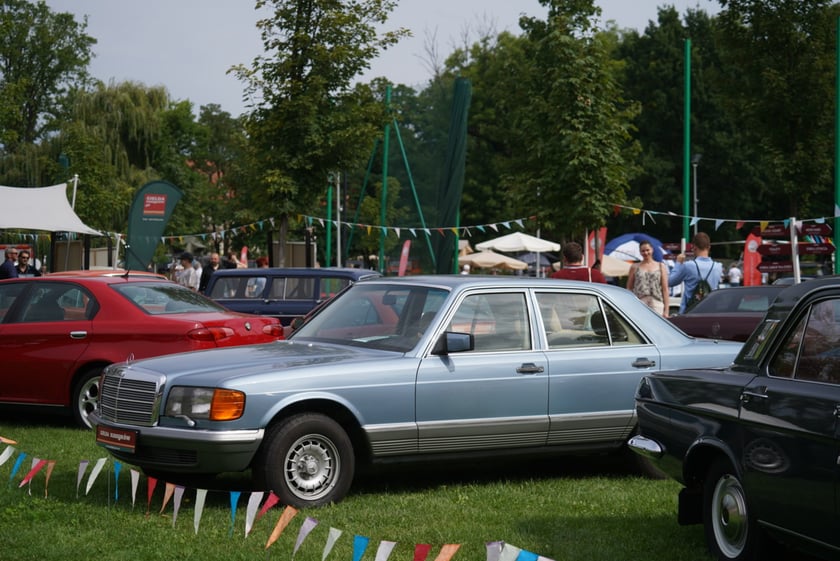 MotoClassic na Zamku Topacz - kultowe i współczczesne pojazdy