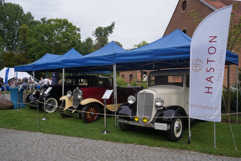 MotoClassic na Zamku Topacz - kultowe i współczczesne pojazdy