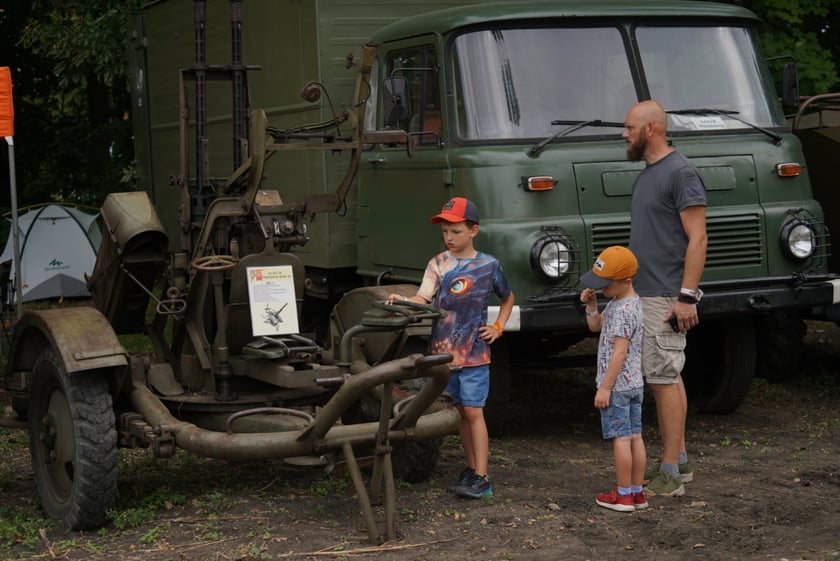 MotoClassic na Zamku Topacz - kultowe i współczczesne pojazdy