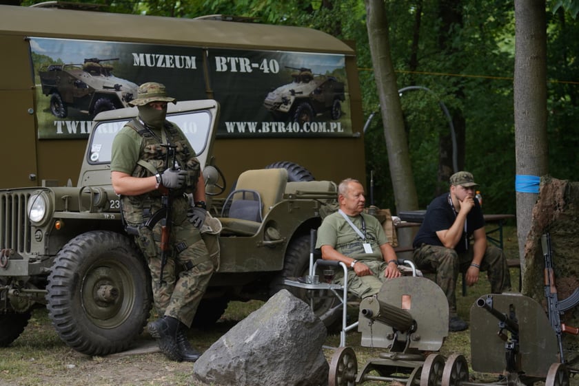 MotoClassic na Zamku Topacz - kultowe i współczczesne pojazdy