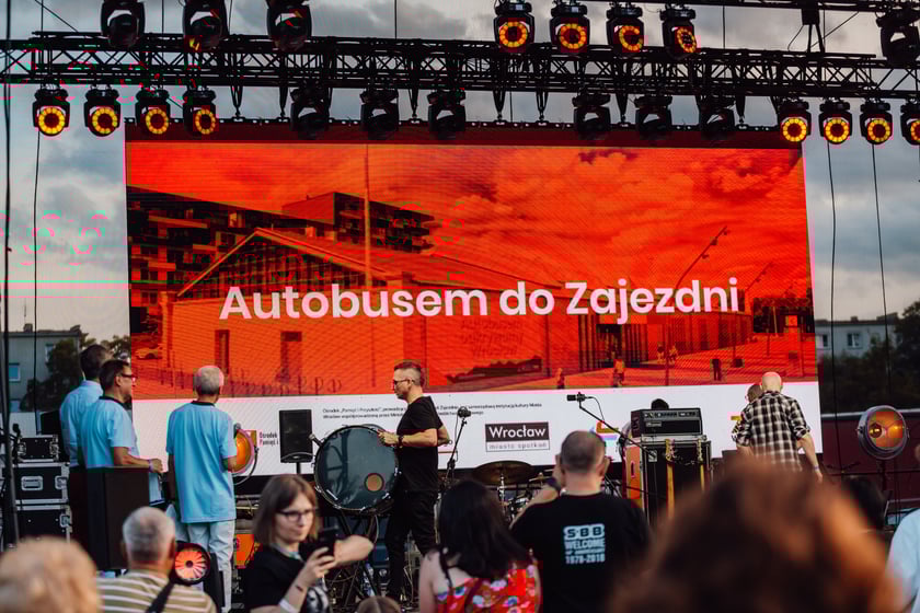 Wyjątkowy koncert ?Wojna Światów? przy CH Zajezdnia z okazji rocznicy powstania Solidarności