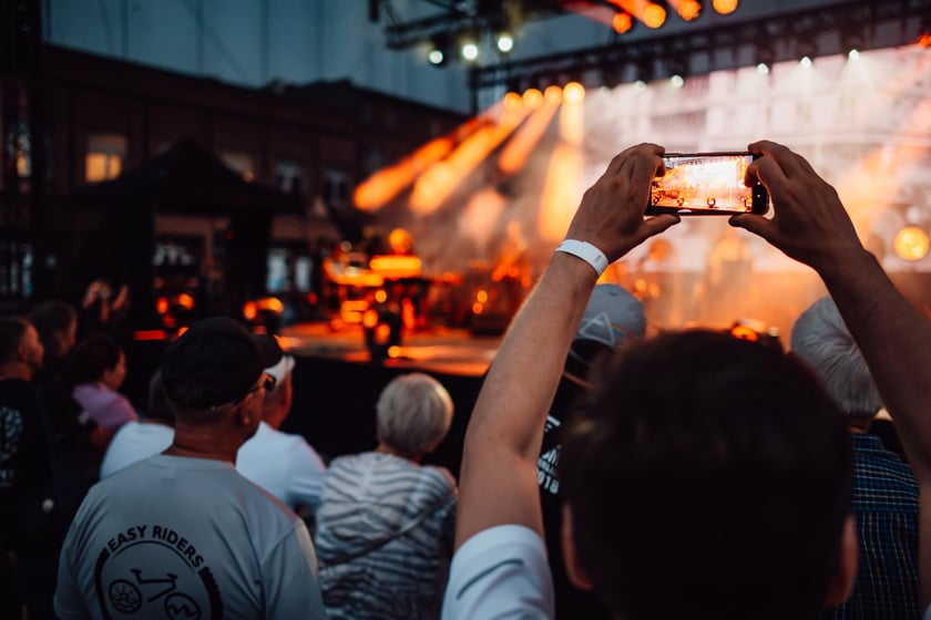 Wyjątkowy koncert ?Wojna Światów? przy CH Zajezdnia z okazji rocznicy powstania Solidarności