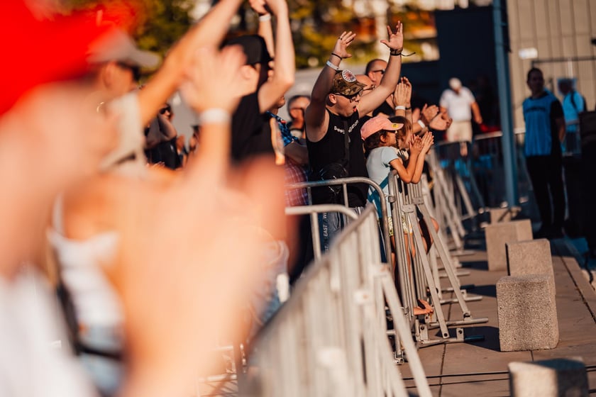 Wyjątkowy koncert ?Wojna Światów? przy CH Zajezdnia z okazji rocznicy powstania Solidarności