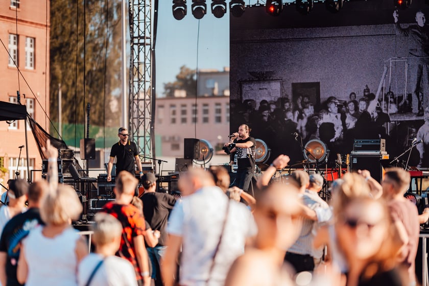 Wyjątkowy koncert ?Wojna Światów? przy CH Zajezdnia z okazji rocznicy powstania Solidarności