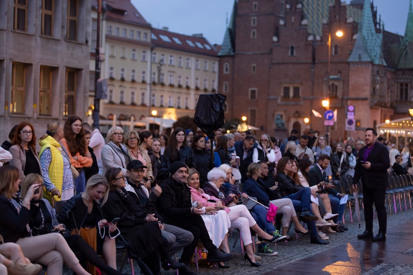 Pokaz mody Gosi Baczyńskiej na placu Solnym we Wrocławiu, 29.08.2023