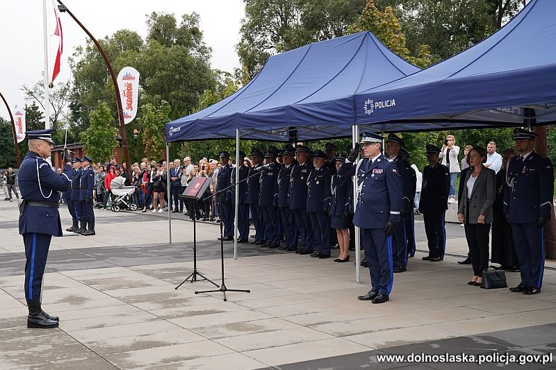 Uroczyste ślubowanie policjantek i policjantów