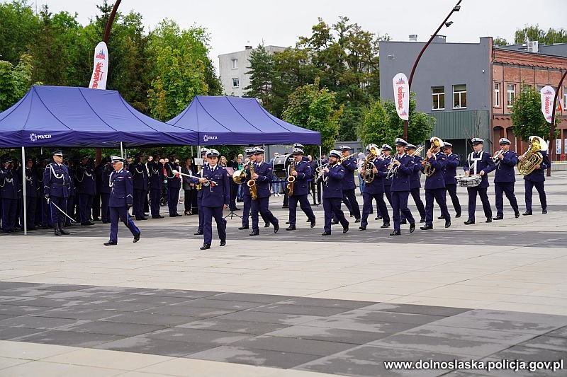 Uroczyste ślubowanie policjantek i policjantów