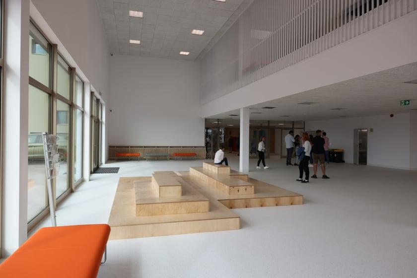 Rozpoczęcie roku szkolnego w nowej szkole przy ul. Asfaltowej we Wrocławiu