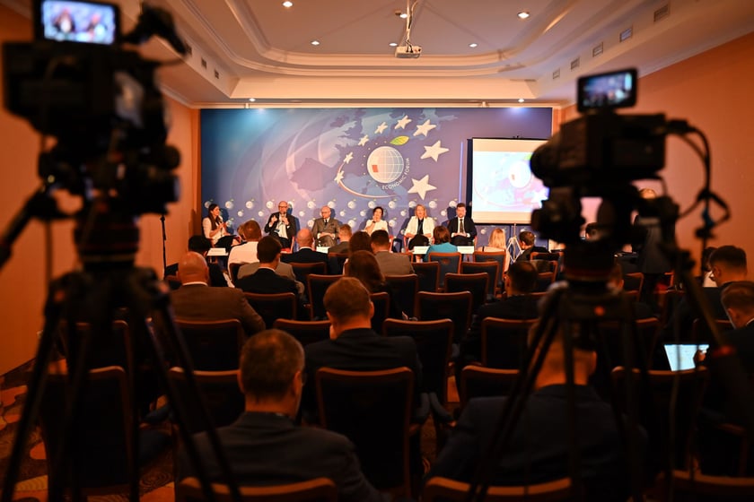 XXXII Forum Ekonomiczne w Karpaczu i dyskusja na temat dyskusji ?Digital co-creation jako model budowania elastycznej strategii miejskiej?.