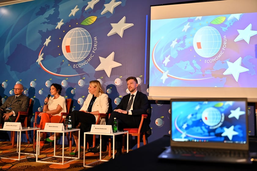 XXXII Forum Ekonomiczne w Karpaczu i dyskusja na temat dyskusji ?Digital co-creation jako model budowania elastycznej strategii miejskiej?.