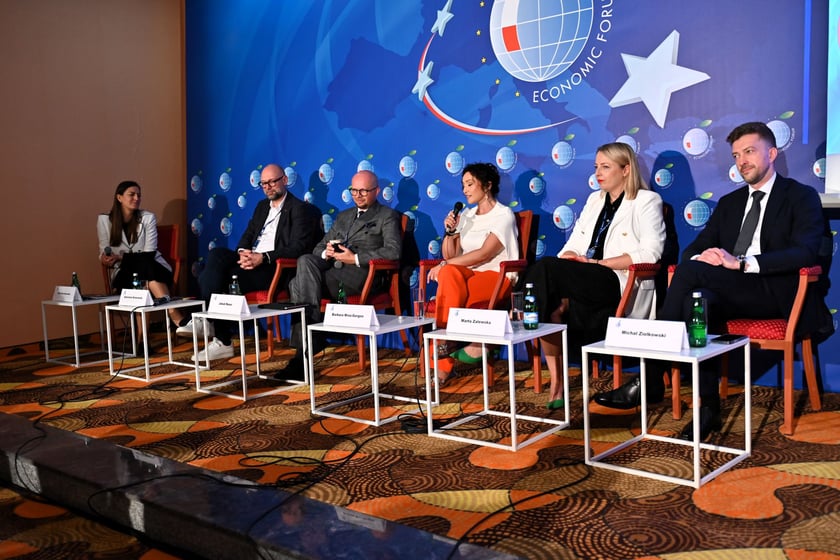 XXXII Forum Ekonomiczne w Karpaczu i dyskusja na temat dyskusji ?Digital co-creation jako model budowania elastycznej strategii miejskiej?.