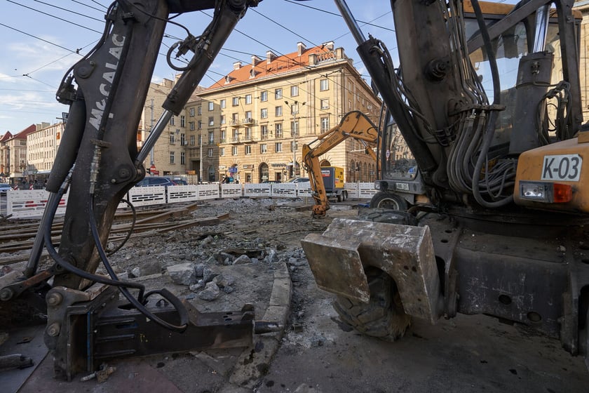 Przebudowa torowiska na skrzyżowaniu Piłsudskiego i Świdnickiej we Wrocławiu, 5.09.2023