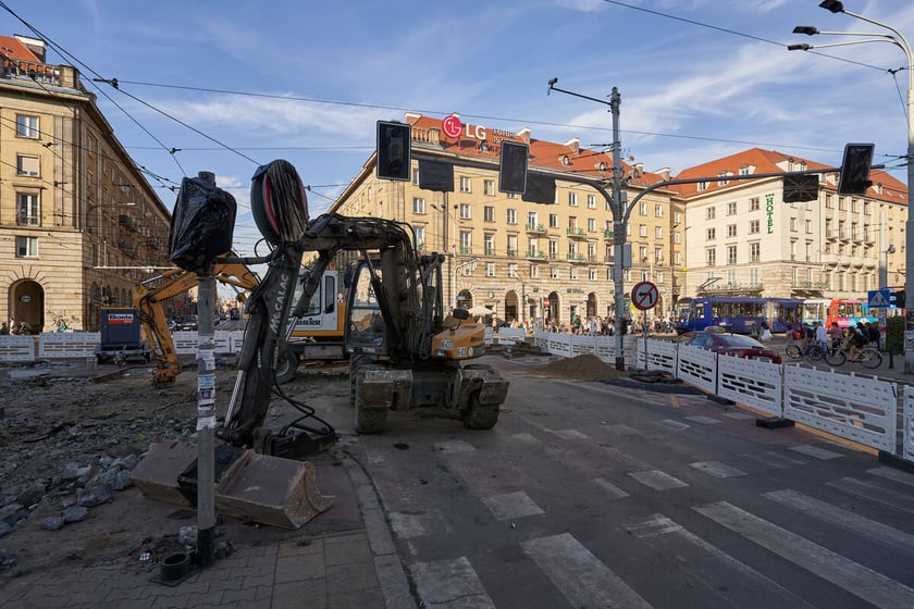 Przebudowa torowiska na skrzyżowaniu Piłsudskiego i Świdnickiej we Wrocławiu, 5.09.2023