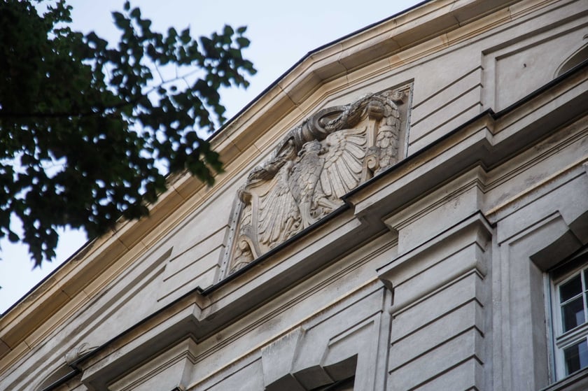 Gmach siedziby Dyrekcji Okręgu Telekomunikacji i Poczty Polskiej przy ul. Powstańców Śląskich 134-138. Budynek był wystawiony przez Orange na sprzedaż za blisko 40 mln zł.