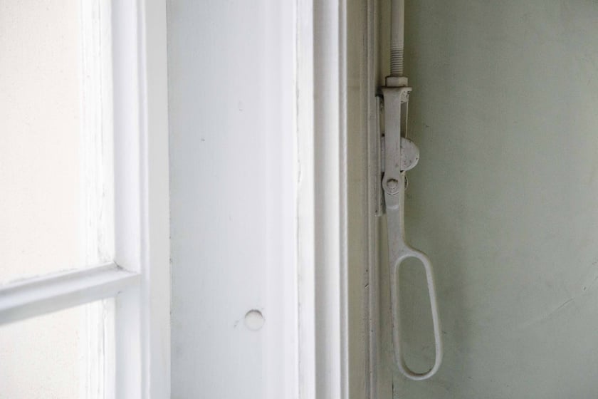 Gmach siedziby Dyrekcji Okręgu Telekomunikacji i Poczty Polskiej przy ul. Powstańców Śląskich 134-138. Budynek był wystawiony przez Orange na sprzedaż za blisko 40 mln zł.