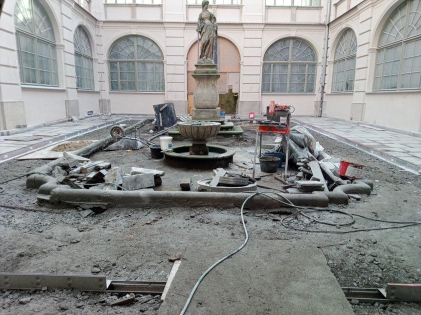Budynek Katedry Archeologii przed rewitalizacją