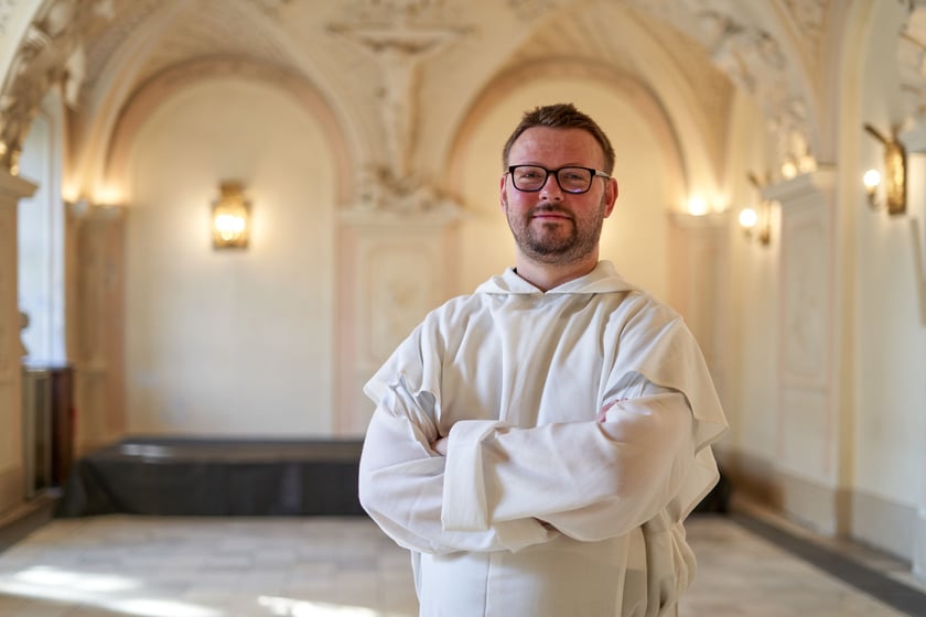 Refektarz w klasztorze dominikanów we Wrocławiu. Ojciec Marcin Dyjak, syndyk klasztoru