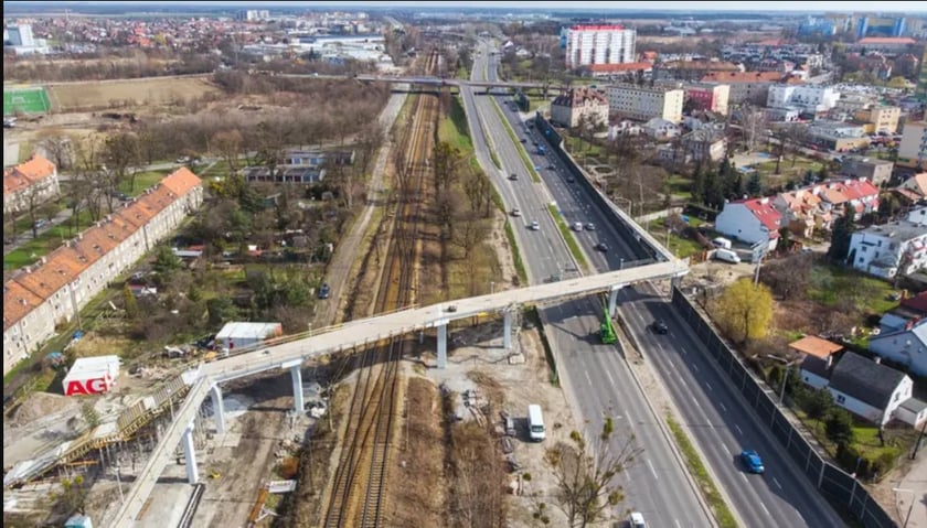 Kładka Sobieskiego w budowie