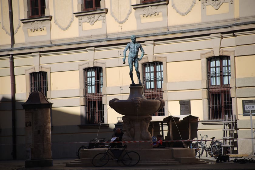 Plac Uniwersytecki we Wrocławiu jako plan filmowy do produkcji pt. Droga do domu
