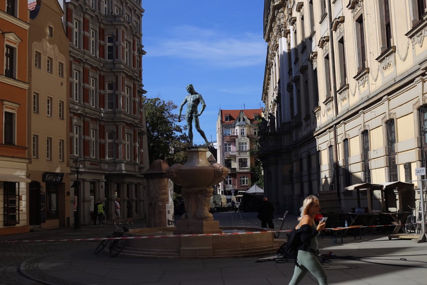 Plac Uniwersytecki we Wrocławiu jako plan filmowy do produkcji pt. Droga do domu