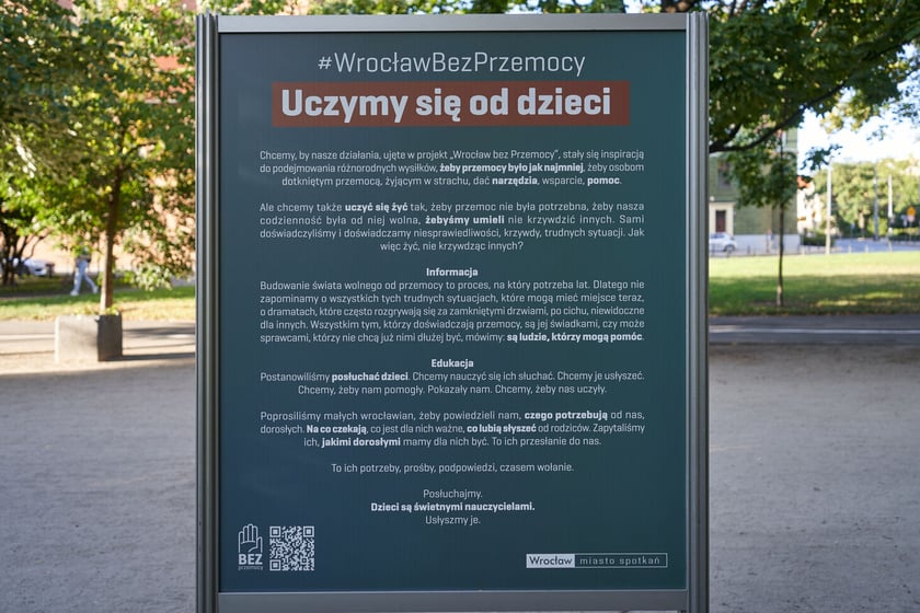 Wystwa "Dzieci&rdquo; na Promenadzie Staromiejskiej