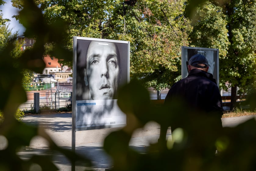 Wystawa plenerowa &bdquo;Historie&rdquo; na Bulwarze Dunikowskiego