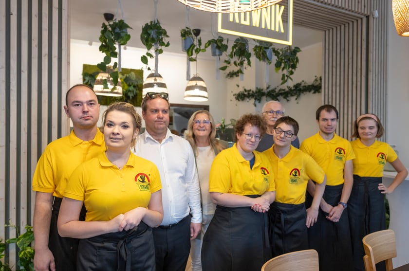 Cafe Równik znów działa!