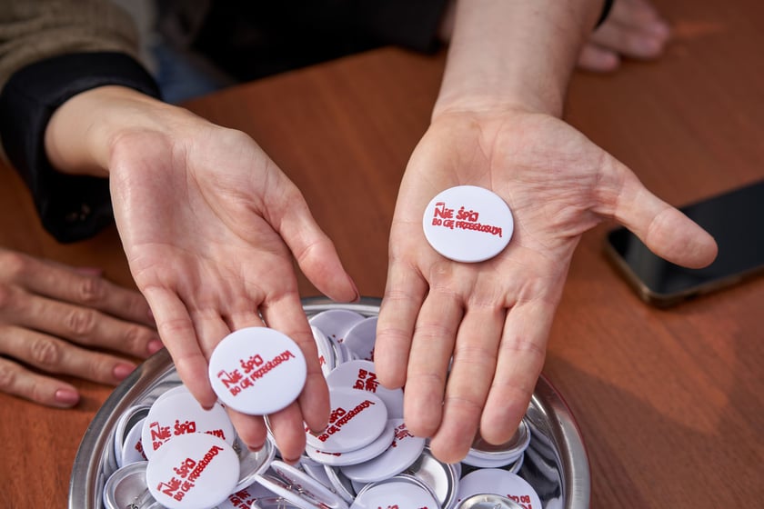 Na zdjęciu inaguracja mobilnego punktu rejestracji wyborców w Ikarusie, Centrum Historii Zajezdnia we Wrocławiu