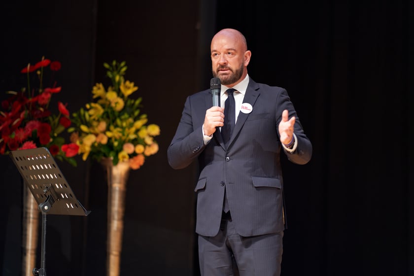 Nadanie przez prezydenta Wrocławia Jacka Sutryka stypendi&oacute;w samorządu Wrocławia przyznawanego w ramach &bdquo;Wrocławskiego programu wspierania uzdolnionych &ndash; PROMOVERE TALENTA&rdquo;