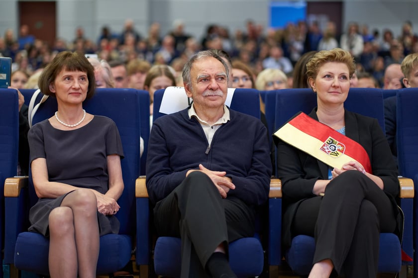 Nadanie przez prezydenta Wrocławia Jacka Sutryka stypendi&oacute;w samorządu Wrocławia przyznawanego w ramach &bdquo;Wrocławskiego programu wspierania uzdolnionych &ndash; PROMOVERE TALENTA&rdquo;