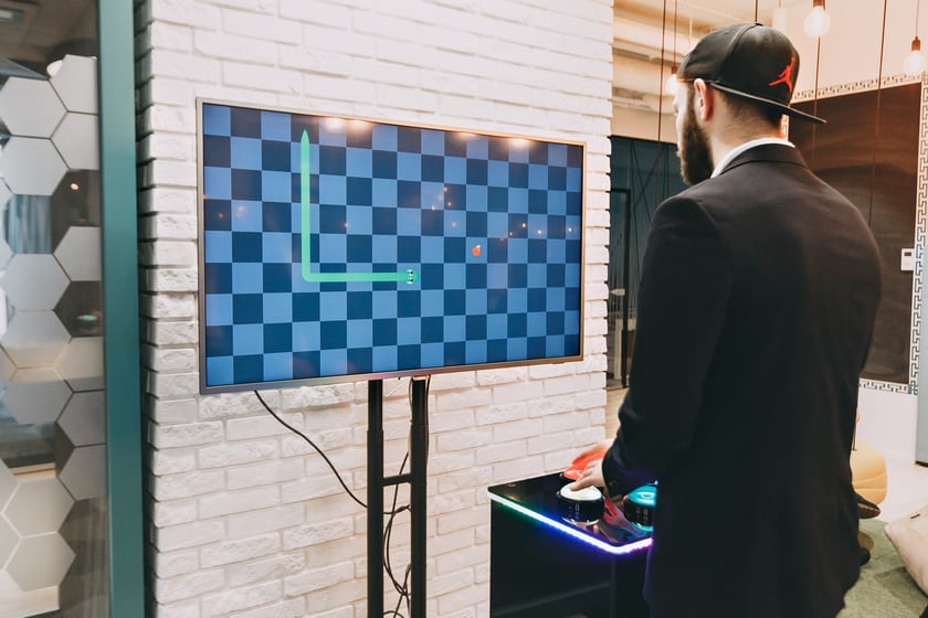 Na zdjęciu ekran do gry wideo firmy Venture Technology z wystawy EXPO 2022